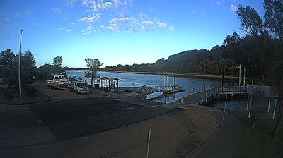 Lakes Entrance: Bullock Island Road - Gippsland Lakes