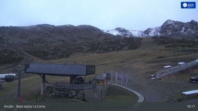 el Serrat › South-east: RocRoi Ordino | Motos y Raquetas de nieve & Adventure Center - Telecabina La Coma - Sender dels Estanys de Tristaina
