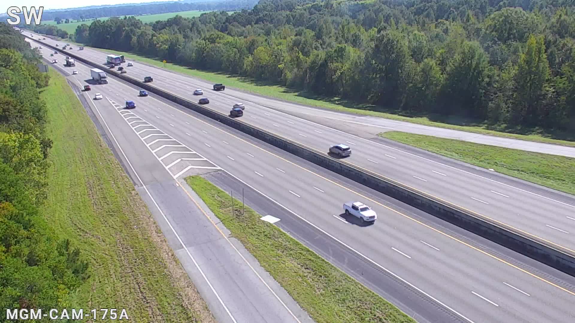 I-65 @ EXIT 176 (SR 143)