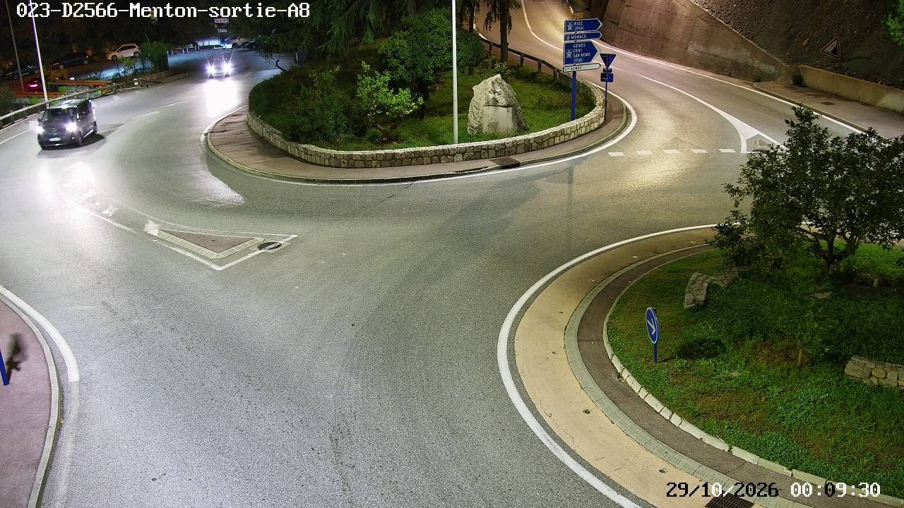 CAM023 -RD2566-Menton-sortie A8
