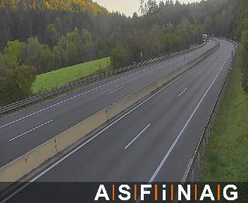 A02, bei Parkplatz Gönitz Nord, Blickrichtung Graz - Km 270,55