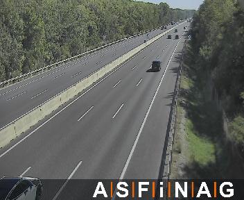 A04, zwischen  Flughafen Wien-Schwechat und  Fischamend, Blickrichtung Nickelsdorf / H - Km 15,87