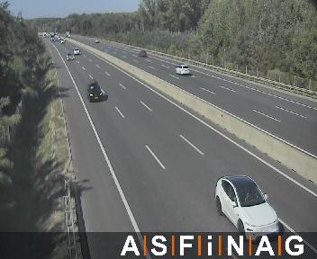 A04, zwischen  Flughafen Wien-Schwechat und  Fischamend, Blickrichtung Wien - Km 15,87