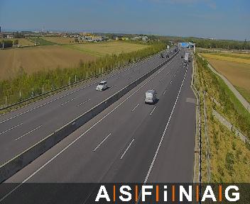 A04, bei Rastplatz Maria Ellend und  Fischamend, Blickrichtung Wien - Km 19,93