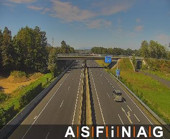 A09, bei  Leibnitz, Blickrichtung Spielfeld - Km 214,78