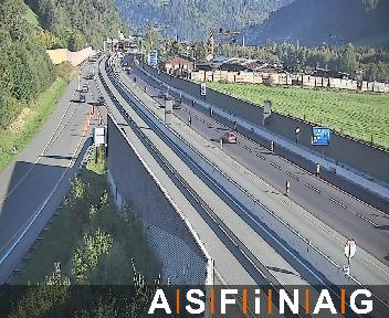 A10, bei  Altenmarkt, Blickrichtung Salzburg - Km 62,43
