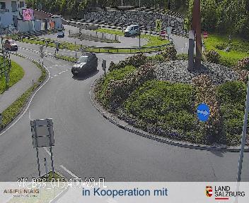 B99, B99 Kreisverkehr Eben, Blickrichtung Eben Zentrum