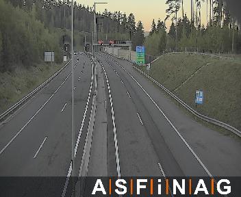 S10, zwischen Tunnel Satzingersiedlung und Tunnel Manzenreith, Blickrichtung Linz - Km 18,75