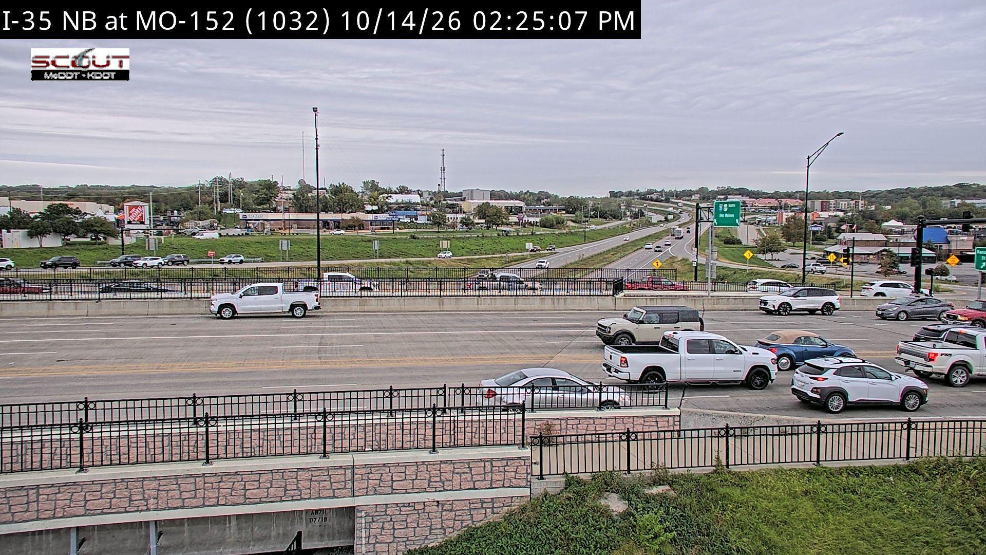 I-35 N @ at 152 HWY