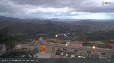 City of San Marino: Funivia Stazione Monte