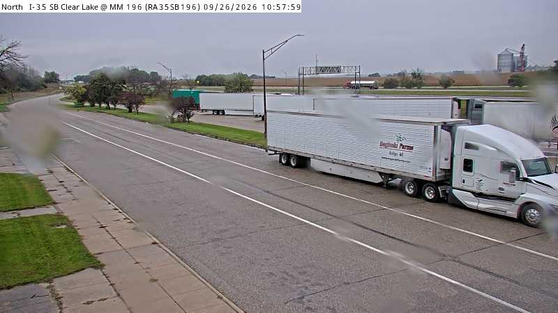 Parking Only: I-35 SB MM 196 near Clear Lk