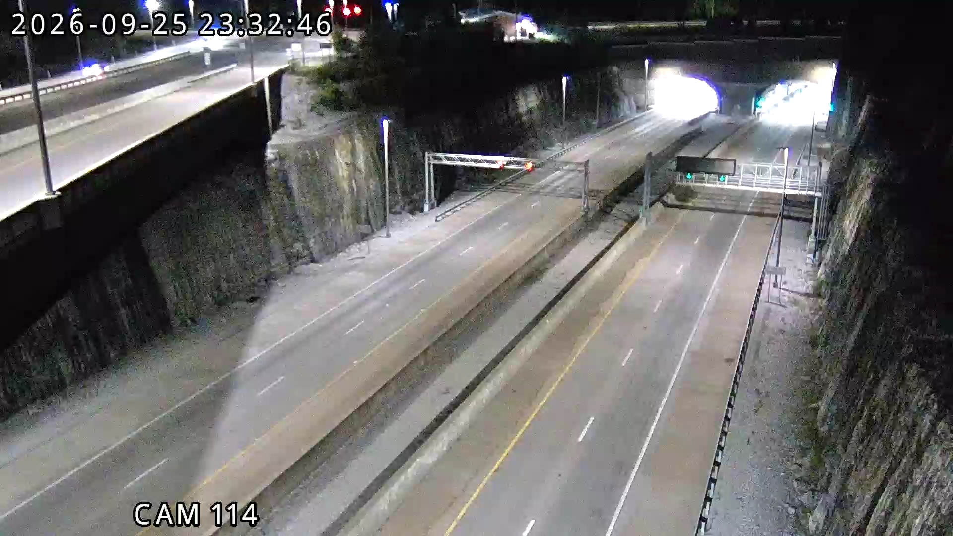 KY841 at tunnel entrance