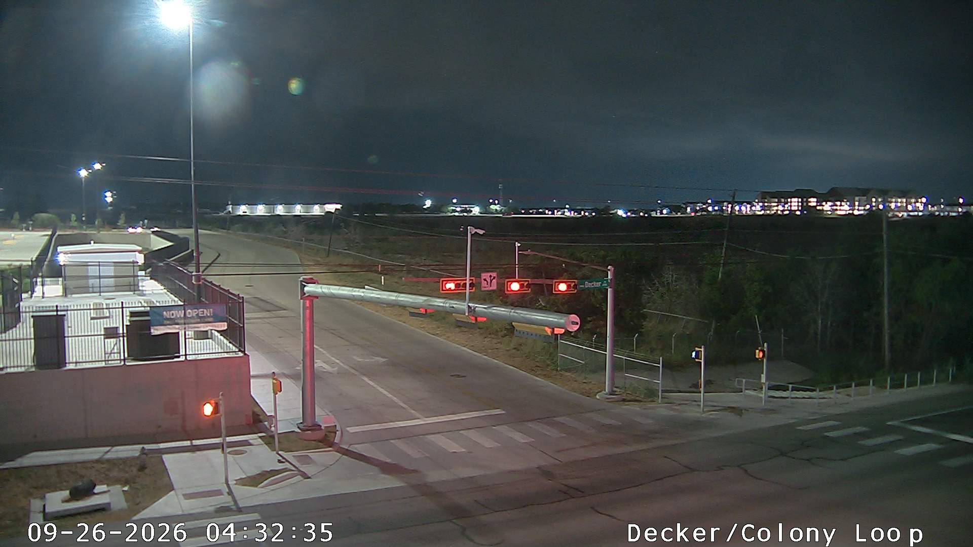 DECKER LN / COLONY LOOP DR