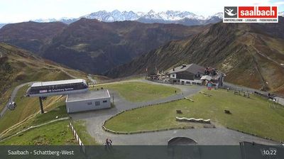 Saalbach-Hinterglemm › South-east: Westgipfelbahn Bergstation - Westgipfelhütte