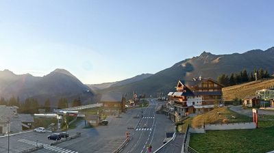 Montvalezan › North-west: Roches Noires Express - Hôtel Restaurant Relais du Petit Saint Bernard - Chalet Le Schatzi