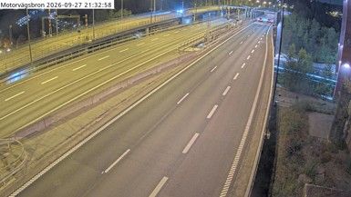 Tveta › North-east: Motorvägsbron