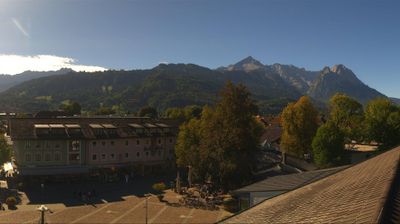 Garmisch-Partenkirchen: Partenkirchen › South: Spuren der Geschichte - IV. Olympische Winterspiele Garmisch-Partenkirchen 1936- Kongresshaus - Richard-Strauss-Platz - Michael-Ende-Kurpark, Osteingang - Alpspitze