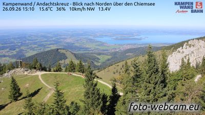 Aschau im Chiemgau: Kampenwand - Andachtskreuz - Blick nach Norden über den Chiemsee