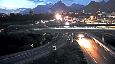 Seyssinet-Pariset: Grenoble-Autoroute A480 à Grenoble. Vue orientée sur l’entrée et sortie de Grenoble Sud