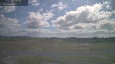 Aylmerton › West: Heck Field
