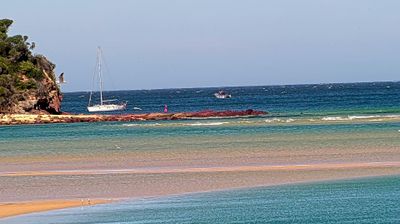 Merimbula: New South Wales, Australia - bar crossing