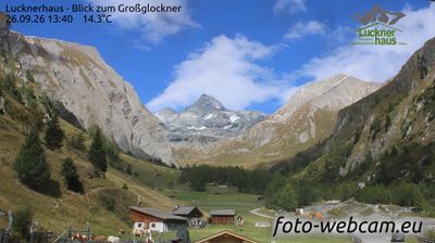 Gemeinde Kals am Grossglockner: Lucknerhaus - Blick zum Großglockner