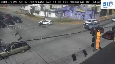 ˌbætən ˈruːʒ: Beauregard Town: I-610 (This camera is located in the median of I-610)