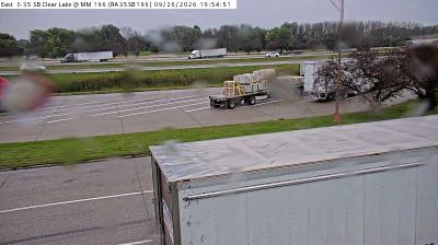 Decorah: Parking Only: I-35 SB MM 196 near Clear Lk - Parking 2
