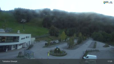 Sankt Margarethen im Lungau: St. Margarethen im Lg., Aineck - Hotel Grizzly, Parkplatz