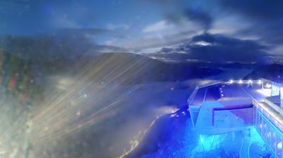 Loen › South-west: Loen Skylift (gondolbane) - Flata - Søtekjelda - Skarsteinssætra - Skarsteinfjellet