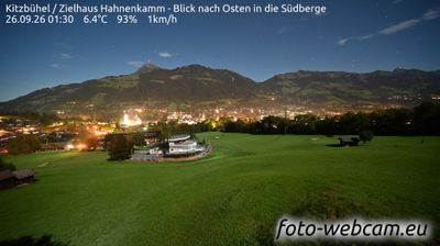 Stadt Kitzbuhel: Kitzbühel - Zielhaus Hahnenkamm - Blick nach Osten in die Südberge