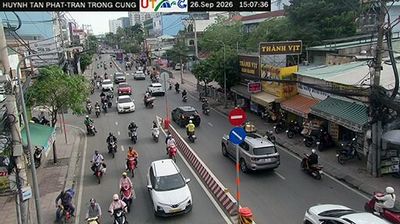 Tan Thuan Dong Ward: Trần Trọng Cung - Huỳnh Tấn Phát