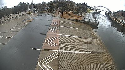 Frankston: Long Island Drive - Kananook Creek