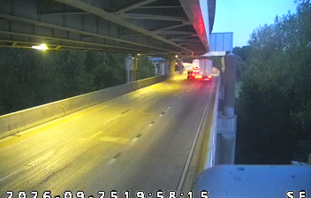 Louisville: I-64: ky1-064-000-3-eb-_-cam-2 KY I-64 EB - 0.3 @ SHERMAN MINTON BR KY LOWER DECK