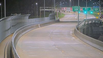 Dubuque: DQ - US 20 @ MM 300.1 (W Mississippi River Bridge - West)