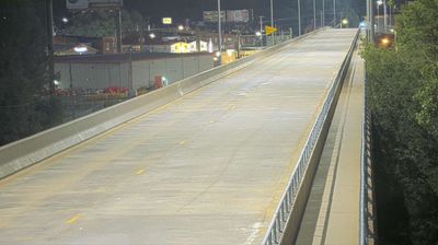 East Dubuque: DQ - US 20 @ MM 300.3 (E Mississippi River Bridge - East)
